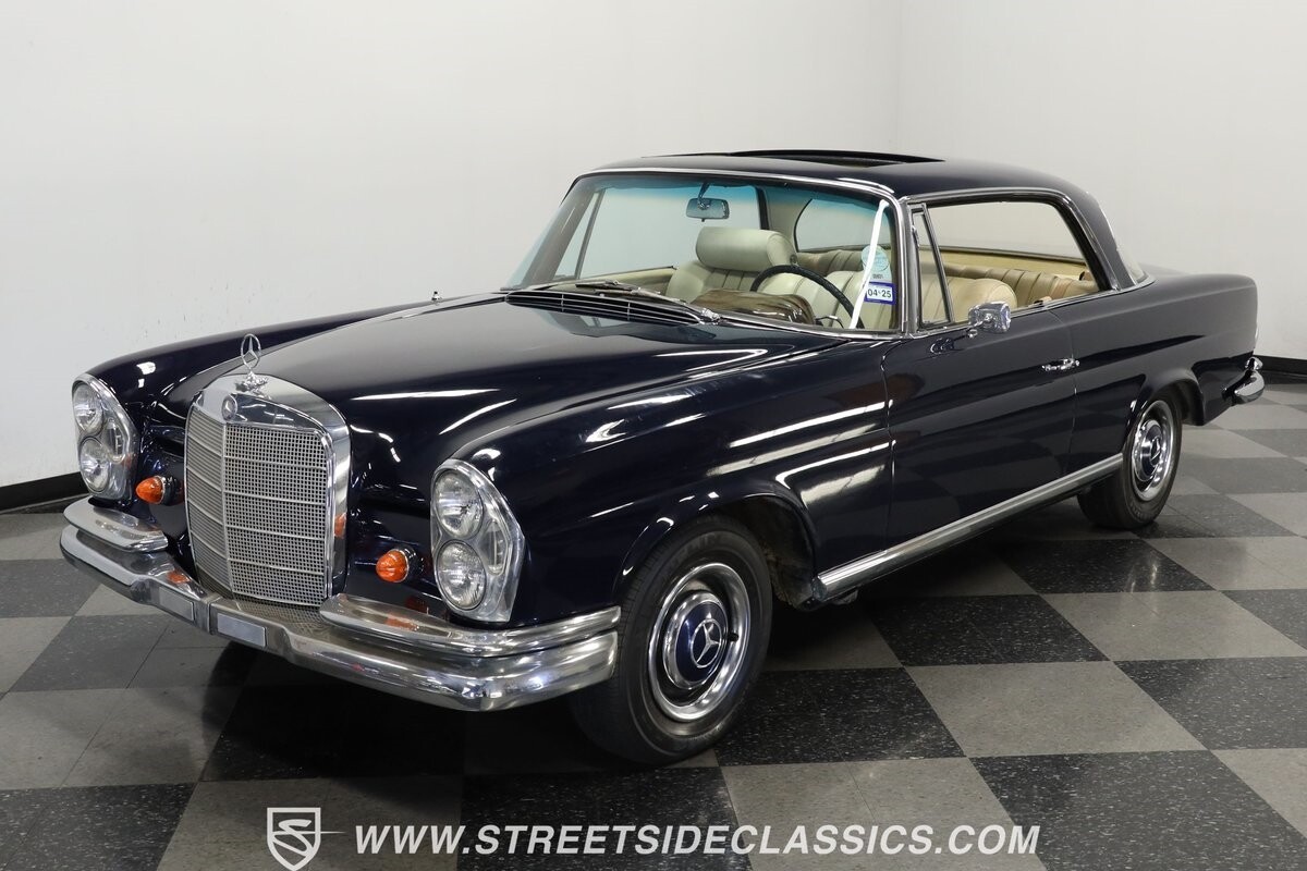 Image of Mercedes W111 250SE