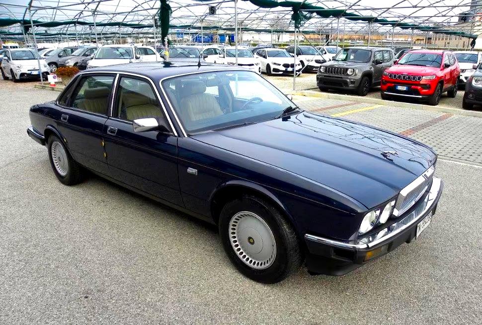 Image of Jaguar XJ6