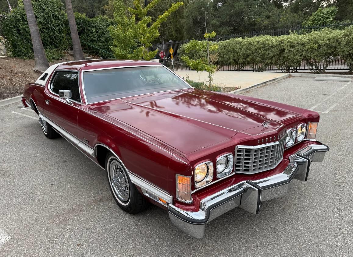 Image of Ford Thunderbird