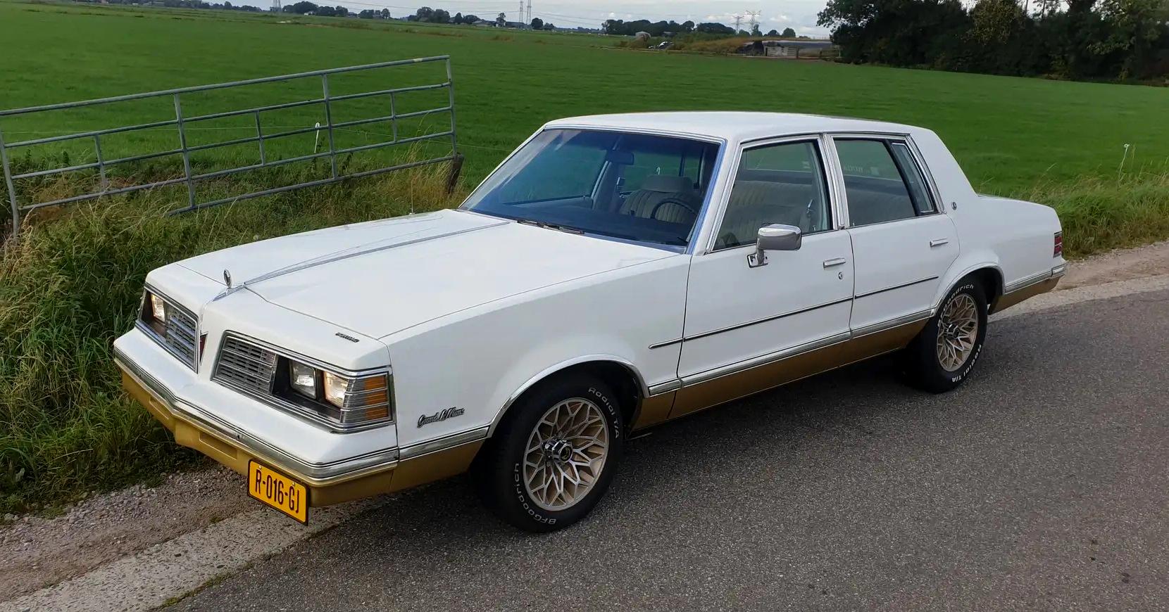 Image of Pontiac LeMans