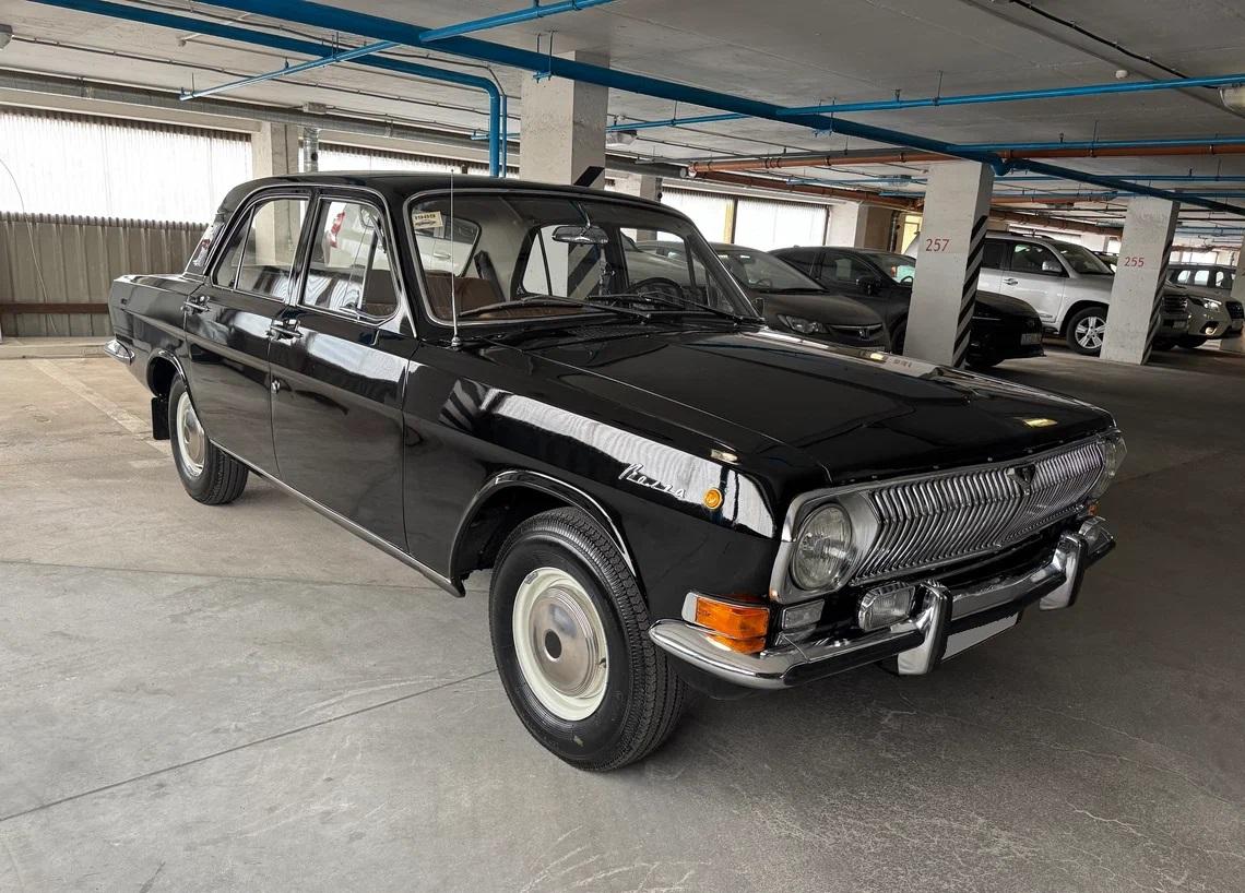 Image of GAZ 24 Volga