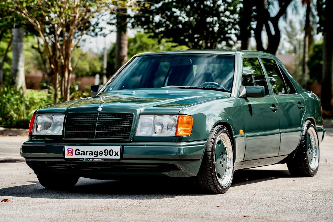 Image of Mercedes AMG W124