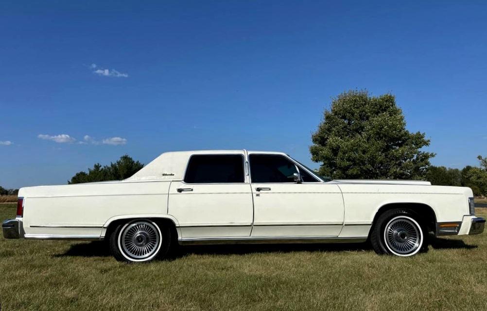 Image of Lincoln Continental