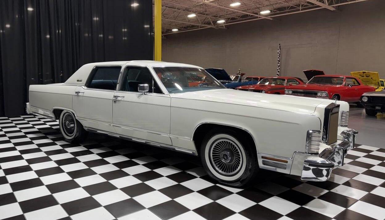 Image of Lincoln Continental