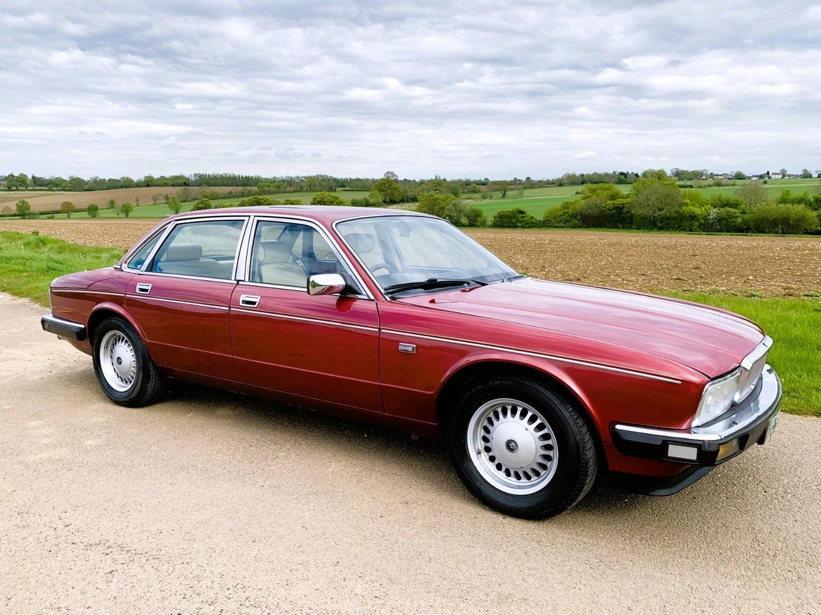 Image of Jaguar XJ40