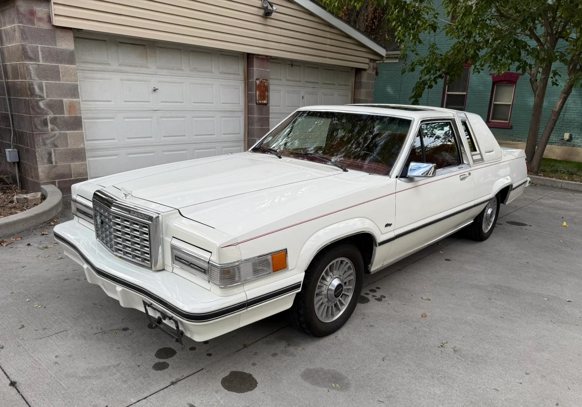 Image of Ford Thunderbird